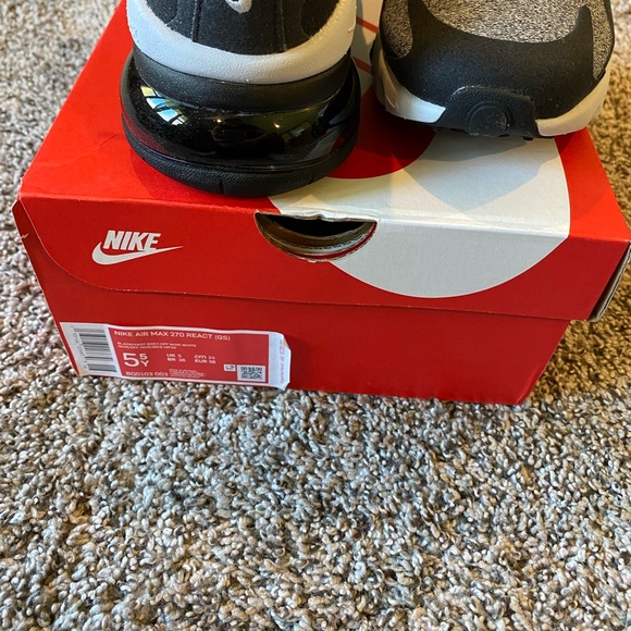 FLASH SALE Nike Air Max 270 React Women’s Sneakers - Picture 11 of 11